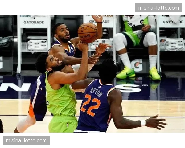 骑士防守效率近10场跃居榜首 莫布利阿伦双塔构筑禁区屏障