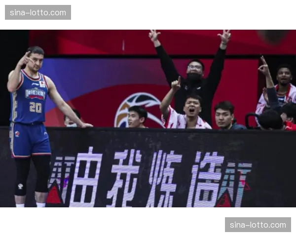 福建队皮特森39+6+7全面数据 外线火力成为逆转关键攻防武器